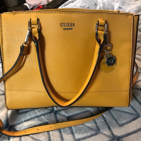 πLIMITED EDITION GUESS PURSEπ - Picture 2 of 6